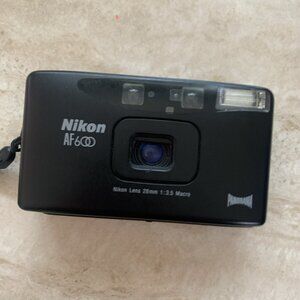 Nikon AF600 Panorama 35mm Point Shoot Camera Shutter Doesn’t Fully Close AS-IS